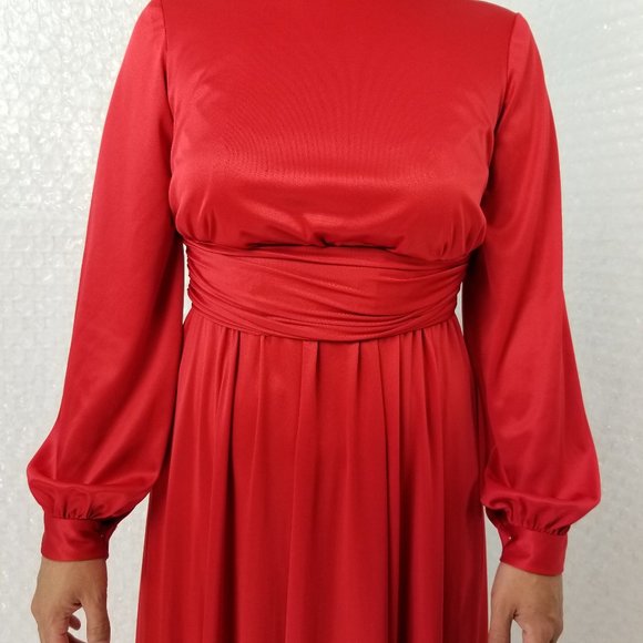 SOLD🌈1970s red polyester vampire maxi dress - Picture 4 of 7